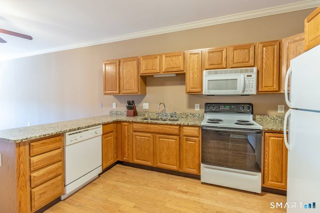 1 Brush Pasture Lane 205, Portland, CT 06480
