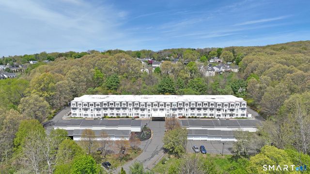 1 Brush Pasture Lane 205, Portland, CT 06480