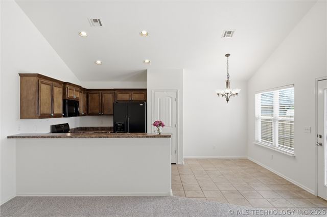 205 W 45th Street, Sand Springs, OK 74063