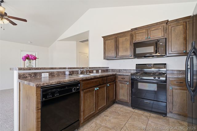 205 W 45th Street, Sand Springs, OK 74063