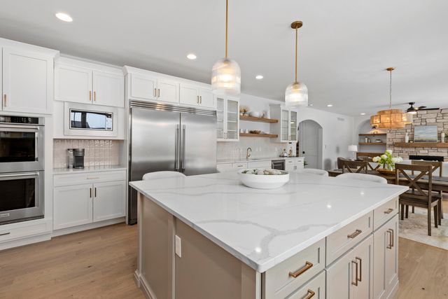 9720 Dunegrass Way, St. John, IN 46373