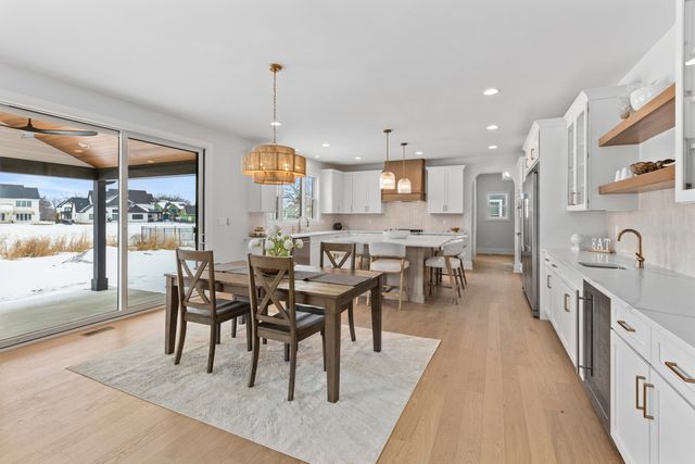 9720 Dunegrass Way, St. John, IN 46373