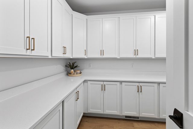 9720 Dunegrass Way, St. John, IN 46373