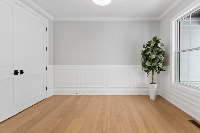 9720 Dunegrass Way, St. John, IN 46373