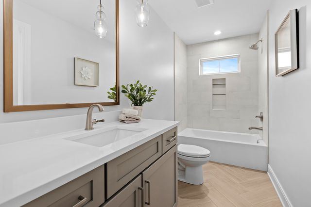 9720 Dunegrass Way, St. John, IN 46373