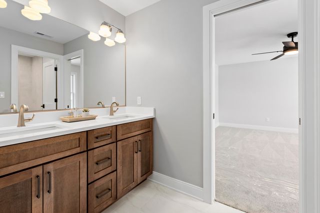 9720 Dunegrass Way, St. John, IN 46373