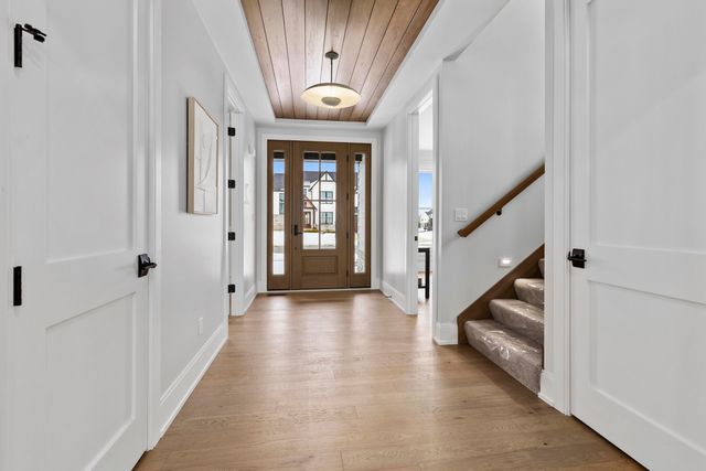 9720 Dunegrass Way, St. John, IN 46373