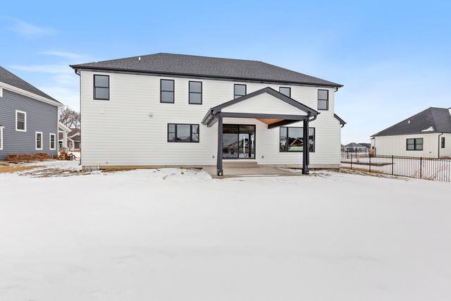 9720 Dunegrass Way, St. John, IN 46373