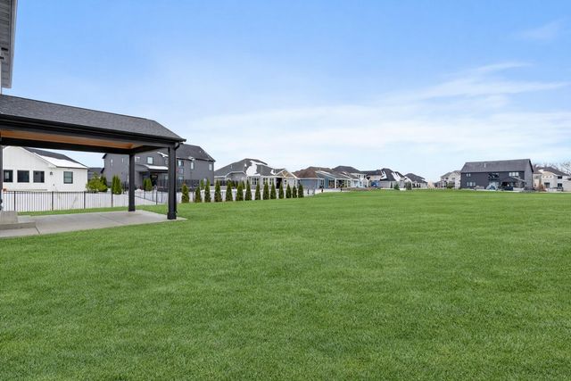 9720 Dunegrass Way, St. John, IN 46373