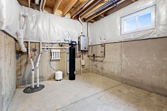 9720 Dunegrass Way, St. John, IN 46373