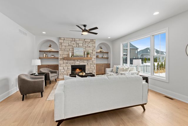 9720 Dunegrass Way, St. John, IN 46373