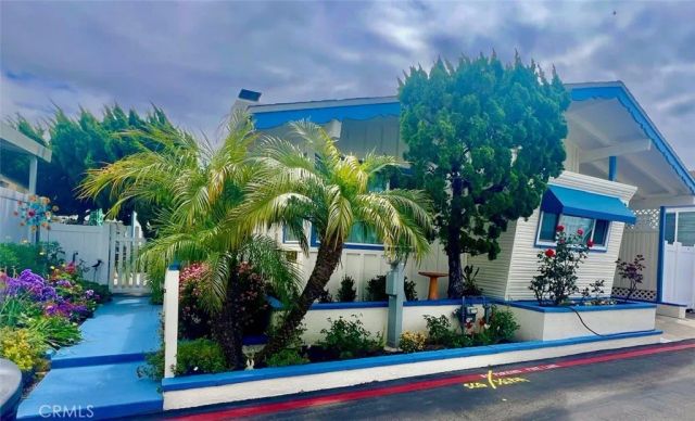 50 Saratoga, Newport Beach, CA 92660