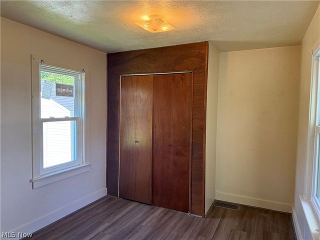 4563 Nutwood Avenue NW, Champion, OH 44483