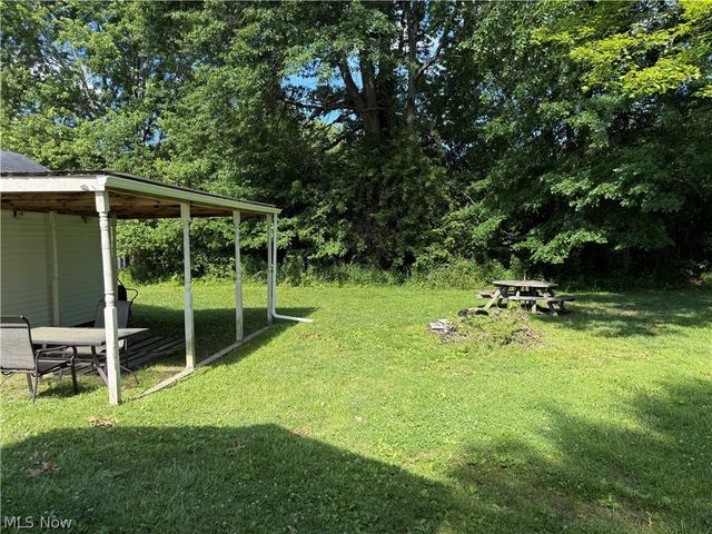 4563 Nutwood Avenue NW, Champion, OH 44483