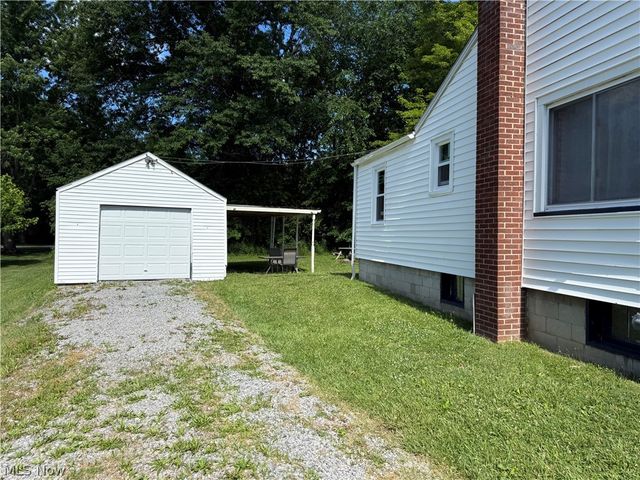 4563 Nutwood Avenue NW, Champion, OH 44483