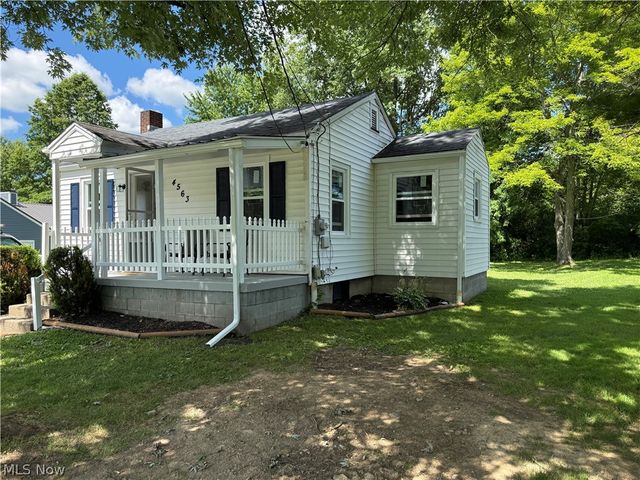 4563 Nutwood Avenue NW, Champion, OH 44483