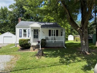 4563 Nutwood Avenue NW, Champion, OH 44483