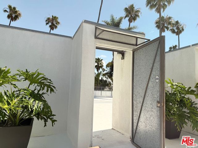924 5th Street 10, Santa Monica, CA 90403