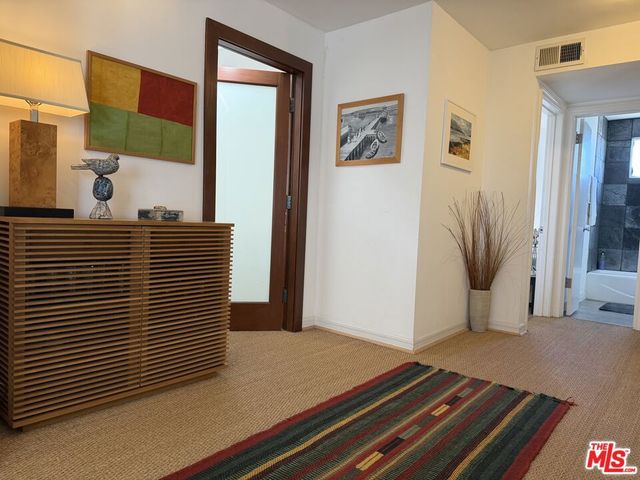 924 5th Street 10, Santa Monica, CA 90403