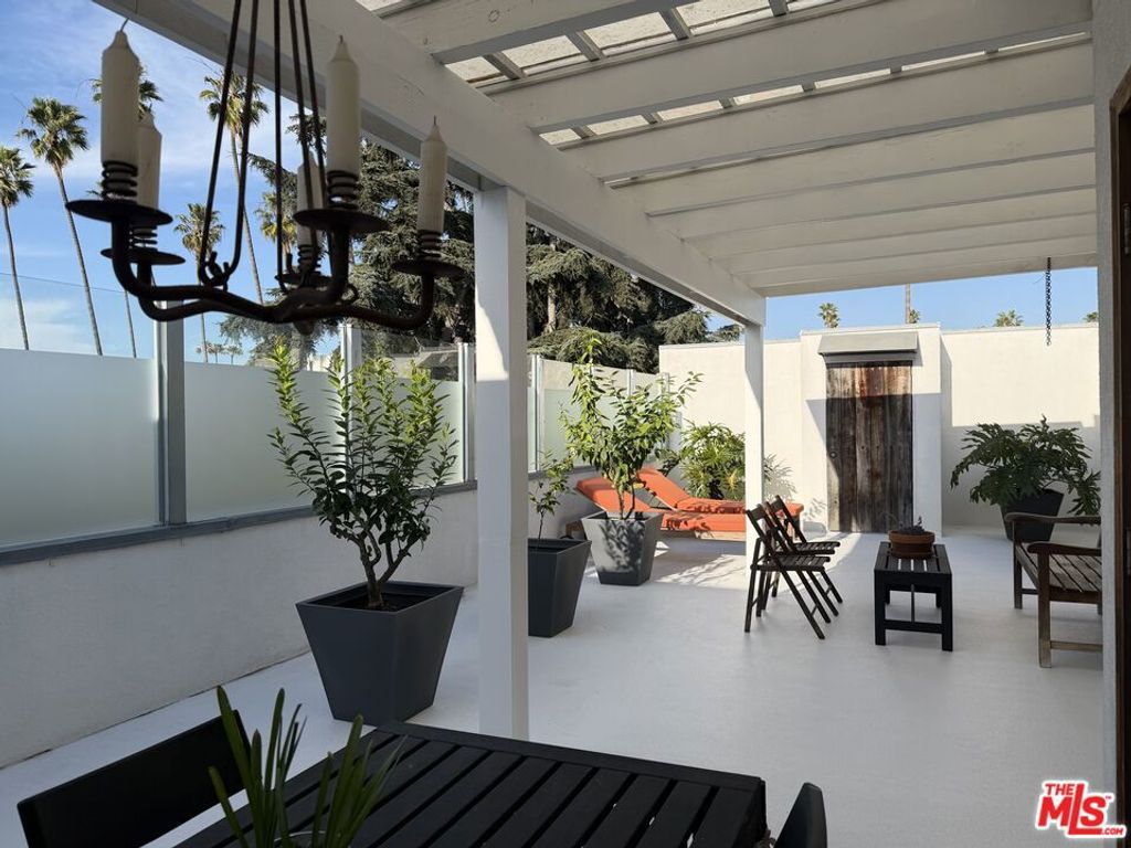 924 5th Street 10, Santa Monica, CA 90403