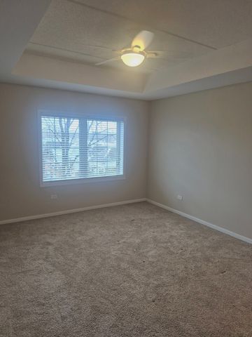 1479 N MILWAUKEE Avenue 309, Libertyville, IL 60048