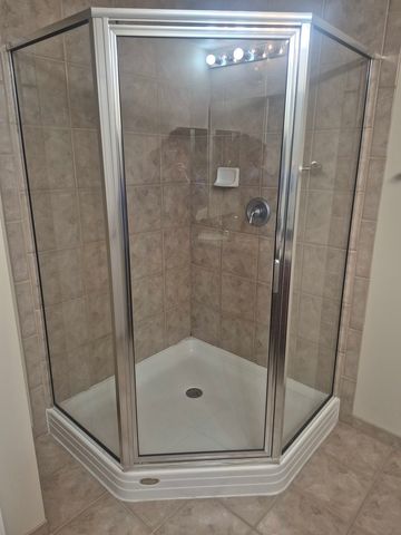 1479 N MILWAUKEE Avenue 309, Libertyville, IL 60048