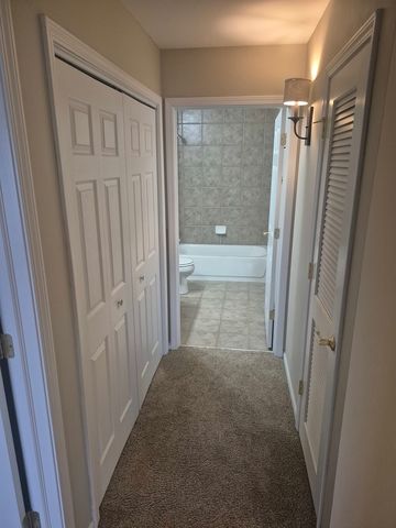 1479 N MILWAUKEE Avenue 309, Libertyville, IL 60048