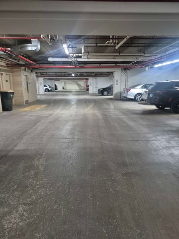 1479 N MILWAUKEE Avenue 309, Libertyville, IL 60048