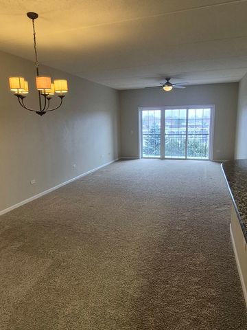1479 N MILWAUKEE Avenue 309, Libertyville, IL 60048