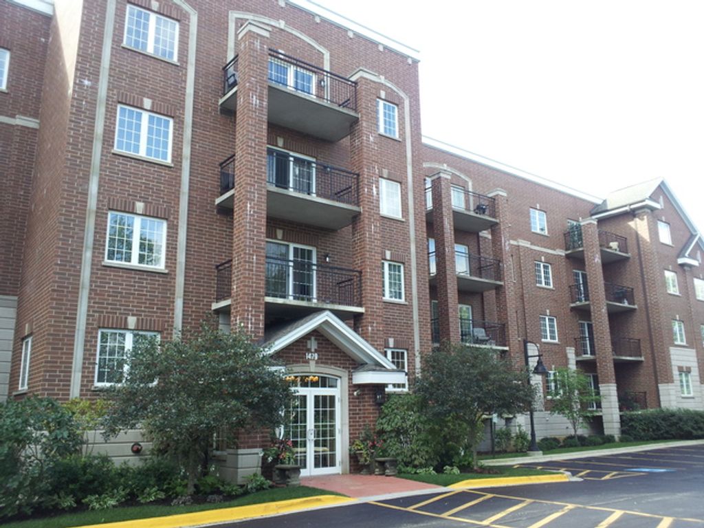 1479 N MILWAUKEE Avenue 309, Libertyville, IL 60048