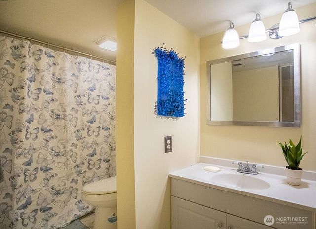 2020 Marine Drive, Bremerton, WA 98312