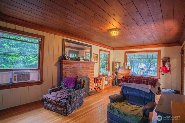 2020 Marine Drive, Bremerton, WA 98312