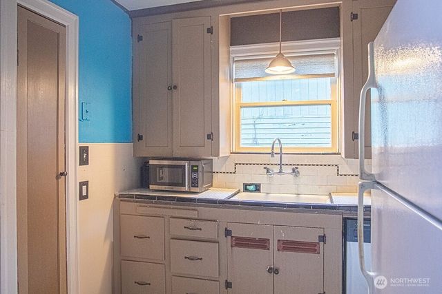 2020 Marine Drive, Bremerton, WA 98312