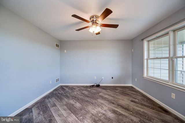 130 TROXEL RD, Shoemakersville, PA 19555