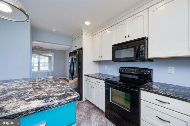 130 TROXEL RD, Shoemakersville, PA 19555