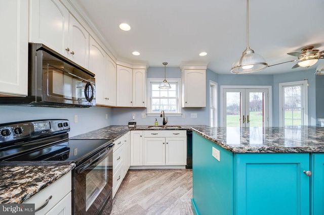 130 TROXEL RD, Shoemakersville, PA 19555