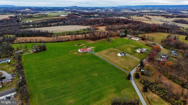 130 TROXEL RD, Shoemakersville, PA 19555