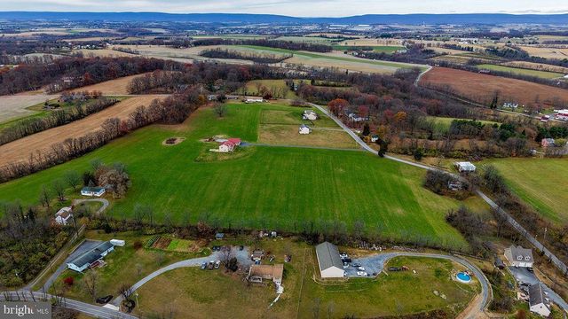 130 TROXEL RD, Shoemakersville, PA 19555