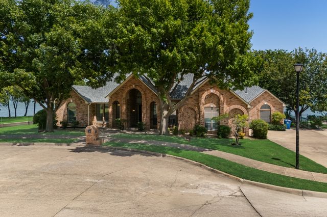 2318 Southbay Circle, Rowlett, TX 75088