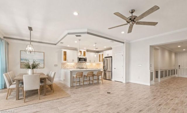 6954 Avalon CIR 703, Naples, FL 34112