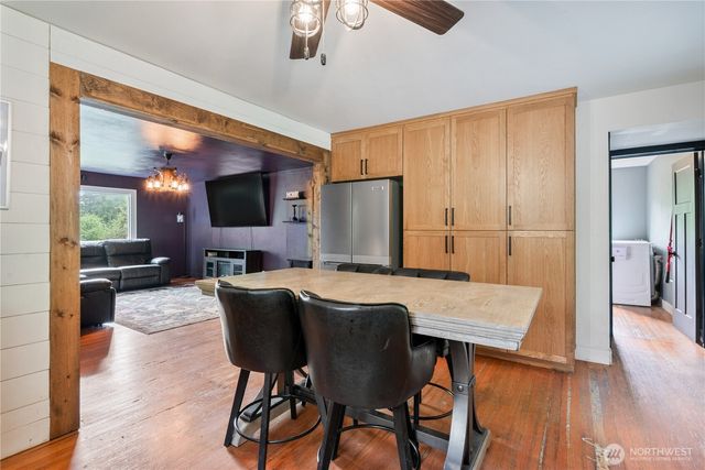 355 Slide Creek Road, Longview, WA 98632