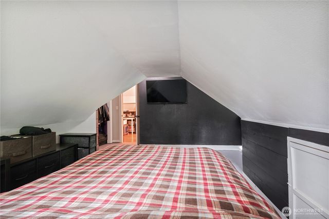 355 Slide Creek Road, Longview, WA 98632