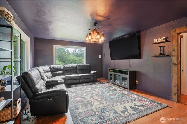355 Slide Creek Road, Longview, WA 98632
