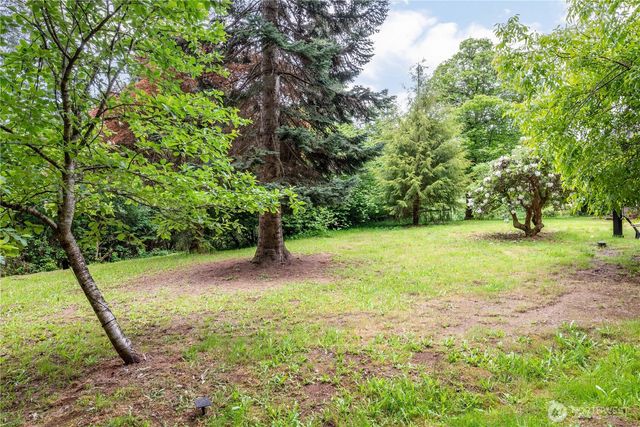355 Slide Creek Road, Longview, WA 98632