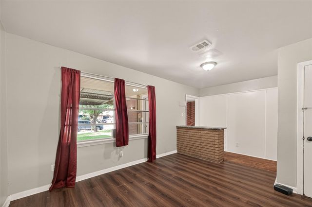 5810 Flamingo Drive, Houston, TX 77033