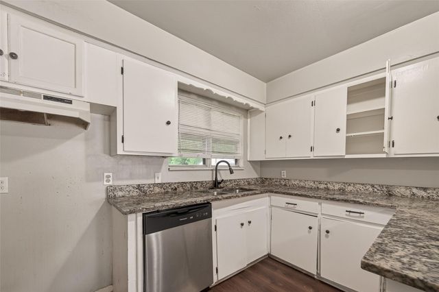 5810 Flamingo Drive, Houston, TX 77033