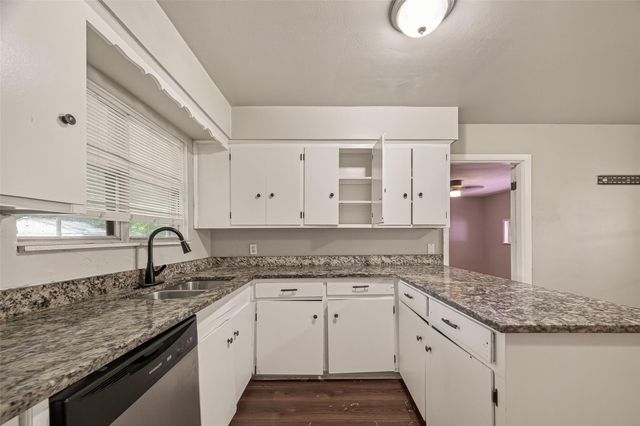 5810 Flamingo Drive, Houston, TX 77033