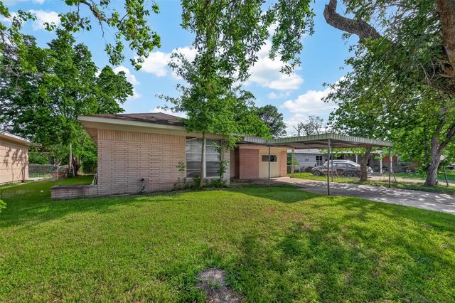 5810 Flamingo Drive, Houston, TX 77033