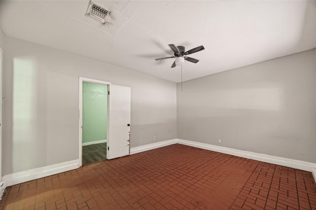 5810 Flamingo Drive, Houston, TX 77033