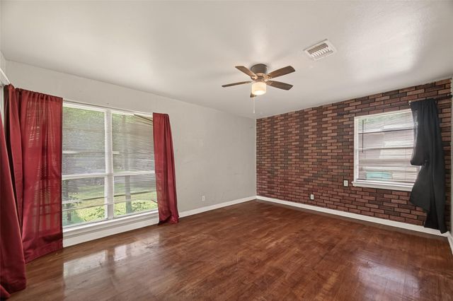 5810 Flamingo Drive, Houston, TX 77033
